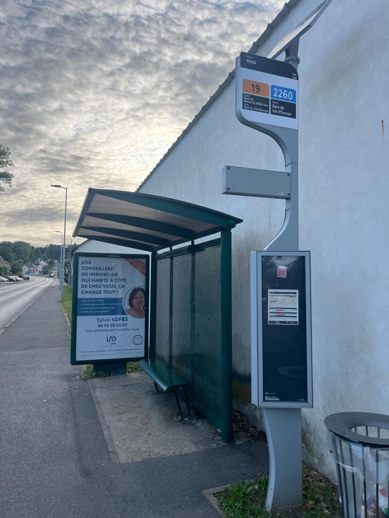 Gites Poirier Bazin Montry Exterior photo