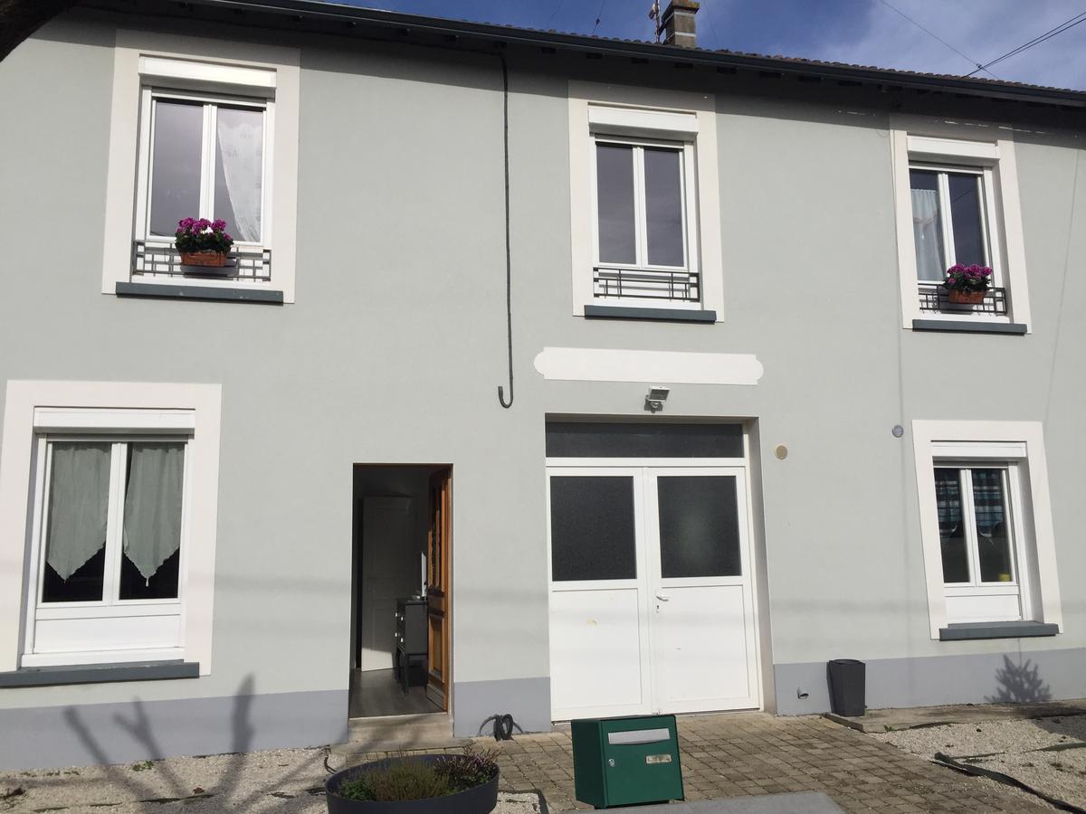 Gites Poirier Bazin Montry Exterior photo